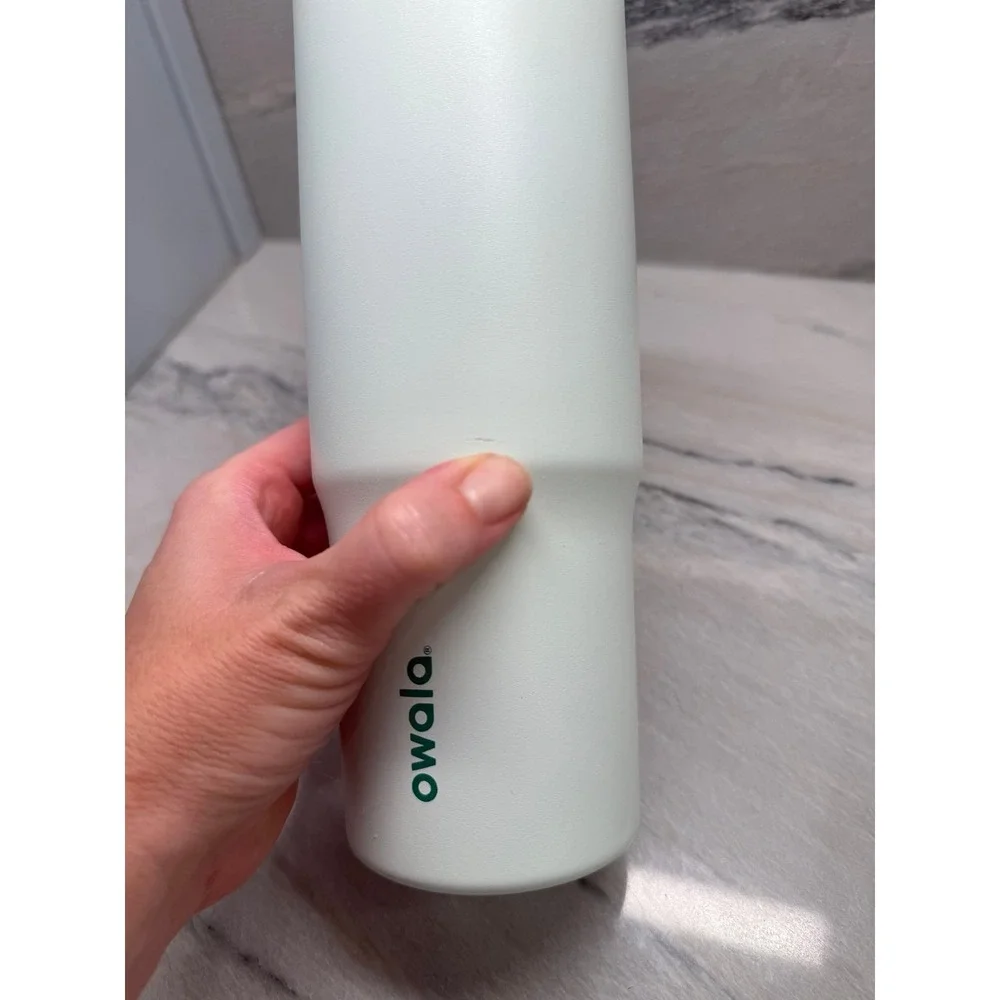 Owala Stainless Steel Triple Layer Insulated Travel Tumbler 24‎ oz alpine sport - Picture 4 of 6